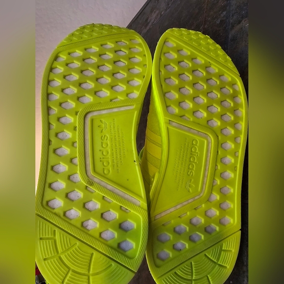 ADIDAS NMD R1 ☆ Solar Yellow ☆ Size 7.5 US Womens ☆ EUC ☆ GW7691 - Picture 8 of 9